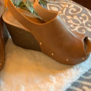 Refresh Shoes - 🔴New, never worn wedges Refresh Shoes - 🔴New, never worn wedges